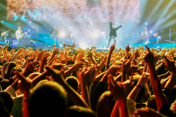 crowd-at-concert-shutterstock_85628539-2-585x390