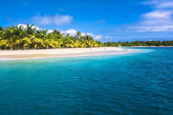 urlaubsguru.de_lonely-tropical-island-in-the-caribbean-bahamas-istock_000020037538_large-707x469