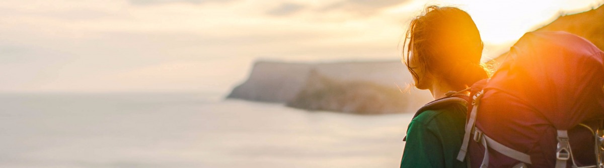 Woman-Backpacking-iStock_000045996710_Large-2