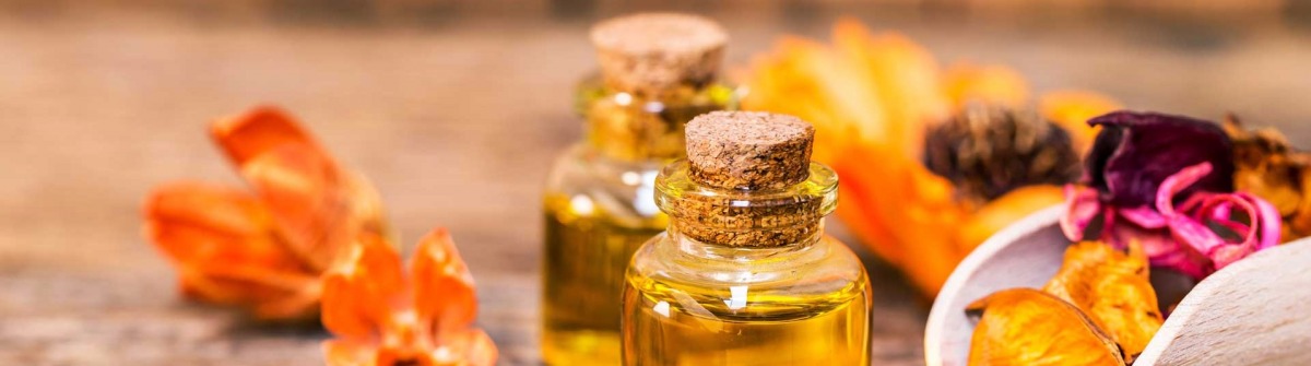 Aromatherapie_ätherisches-Öl_1920_shutterstock_410969182