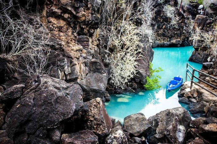 Auf den Galapagosinseln kann man in der Schlucht Las Grietas schwimmen