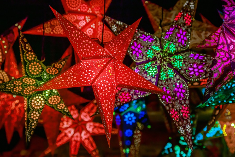 Weihnachtsdeko auf dem Adventmarkt in Hall