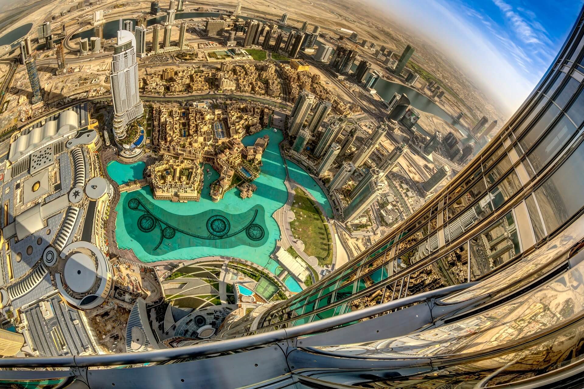 Blick auf die Dubai Fountain vom Burj Khalifa aus.