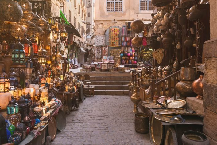 Khan-al-Khalili-Basar-in-Kairo-iStock-589955622
