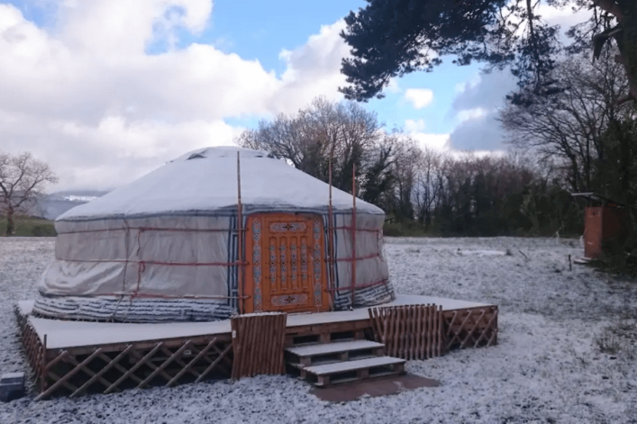 UG-Airbnb_jurte1