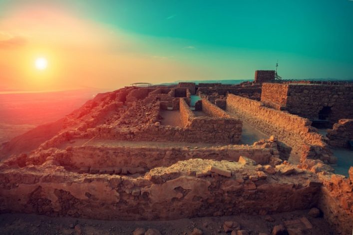 Masada-Nationalpark-in-Israel_iStock_652221606_900x600