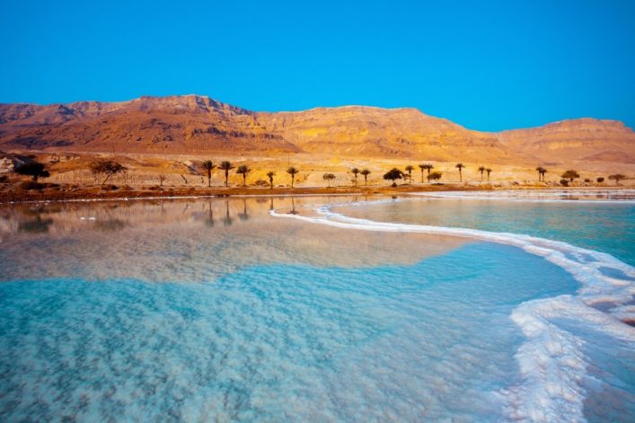 Totes-Meer_iStock_587203352_900x600