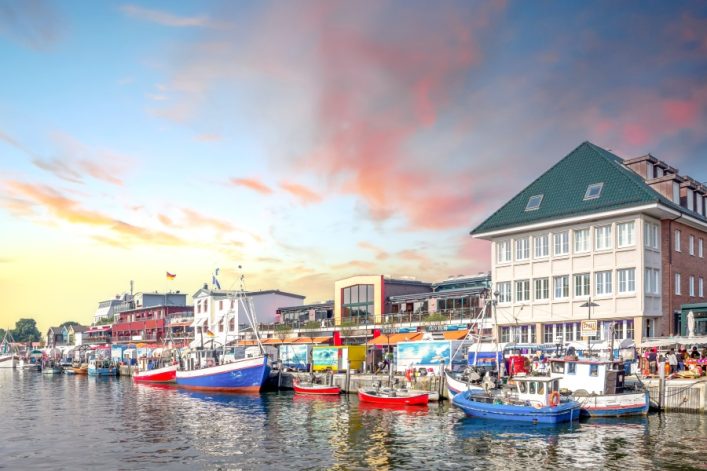 warnemuende_shutterstock_2328373413